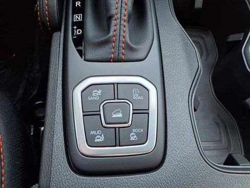 New 2026 Nissan Frontier PRO-4X w/ Pro-4x Convenience Package image 9