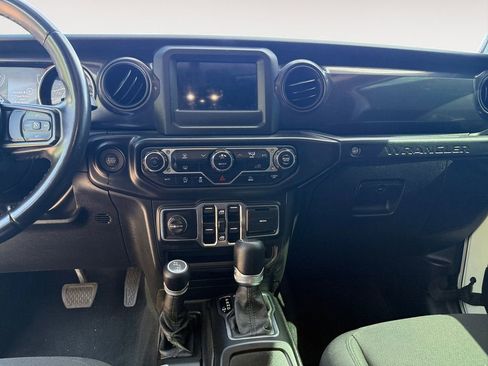 Used 2022 Jeep Wrangler Unlimited Sport AWD/4WD image 11
