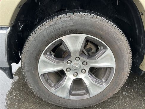 Used 2019 RAM 1500 Laramie image 10