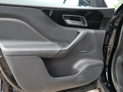 Used 2019 Jaguar F-PACE Prestige AWD/4WD image 13