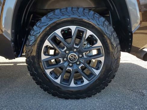 Used 2023 Toyota Tundra Limited image 11