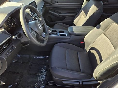 Used 2025 Nissan Altima 2.5 S image 10