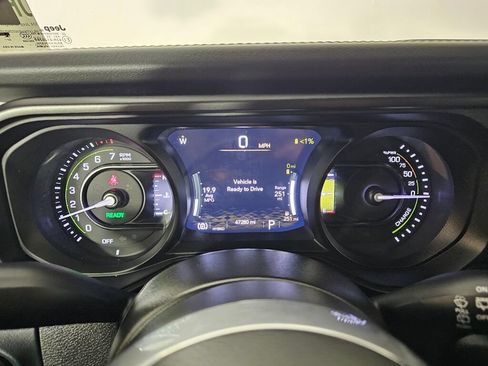 Used 2024 Jeep Wrangler Unlimited Sahara AWD/4WD image 24