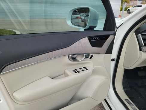 Used 2025 Volvo XC90 B6 Ultra w/ Protection Package image 21