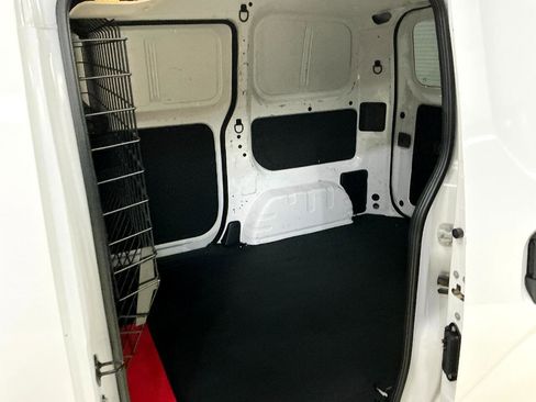 Used 2021 Nissan NV200 SV w/ Back Door Glass Package image 18