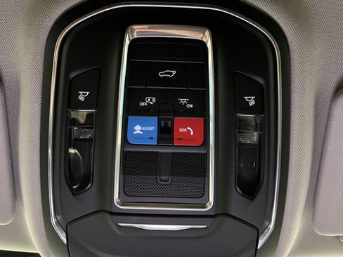 Used 2023 Jeep Grand Cherokee Limited w/ Luxury Tech Group II AWD/4WD image 32