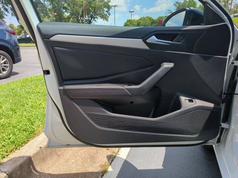 Used 2025 Volkswagen Jetta Sport FWD image 11