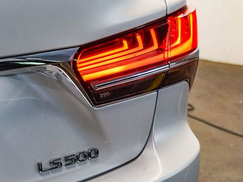 Used 2018 Lexus LS 500 w/ Interior Upgrade Package RWD image 11