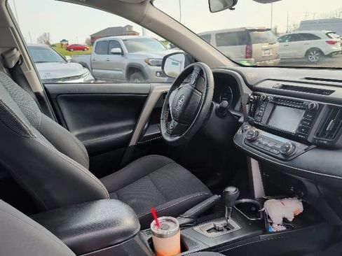 Used 2017 Toyota RAV4 XLE image 19