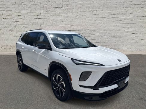 Used 2025 Buick Enclave Sport Touring image 3