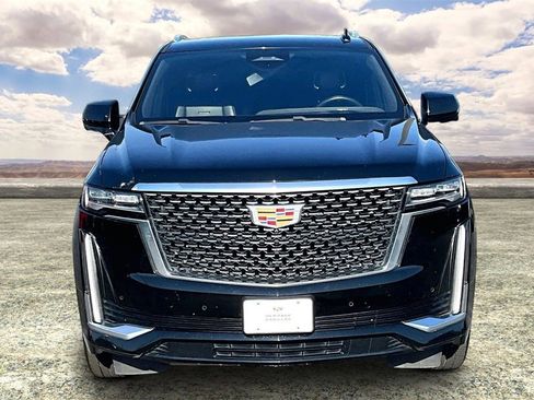 Used 2022 Cadillac Escalade Luxury image 2