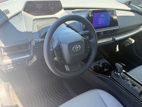 Used 2024 Toyota Prius LE image 4