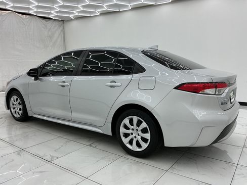 Used 2021 Toyota Corolla LE FWD image 12