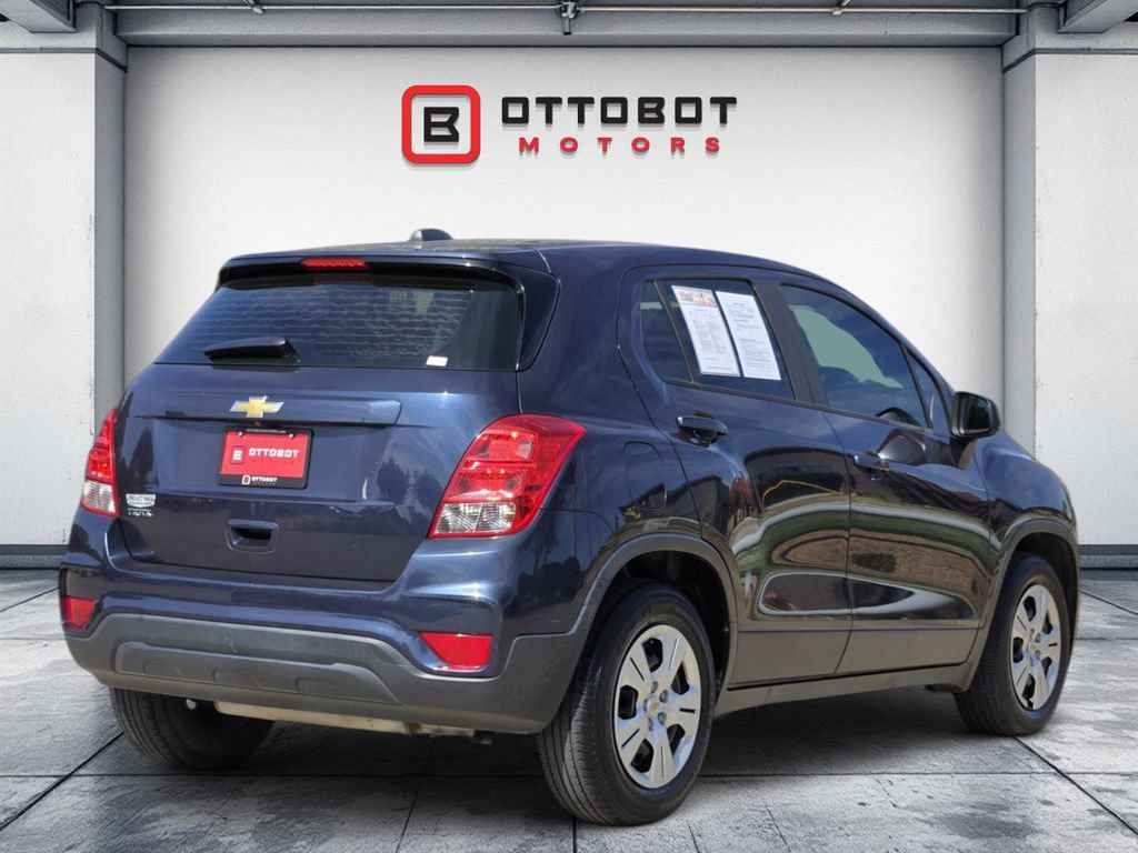 Used 2018 Chevrolet Trax LS FWD image 4