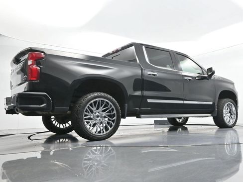 Used 2023 Chevrolet Silverado 1500 High Country w/ High Country Premium Package AWD/4WD image 44
