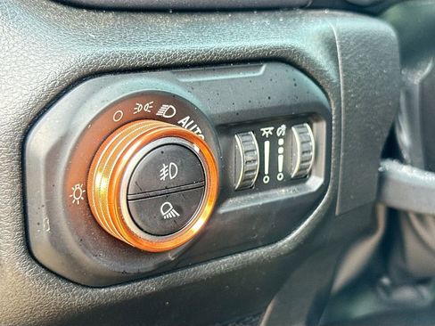 Used 2022 Jeep Gladiator Mojave w/ LED Lighting Group AWD/4WD image 11