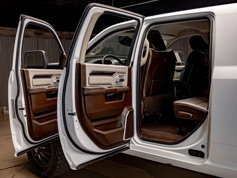 Used 2025 RAM 3500 Laramie w/ Max Tow Package image 32