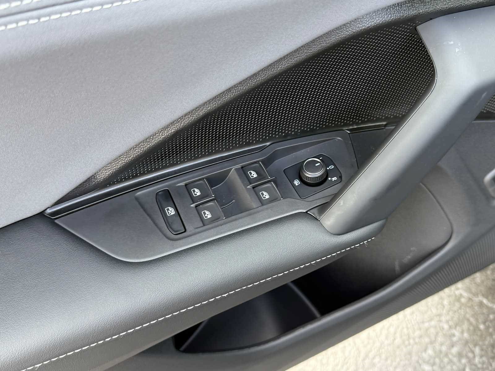New 2026 Volkswagen Tiguan SE AWD/4WD image 8