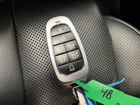 Used 2025 Hyundai Palisade Calligraphy image 21