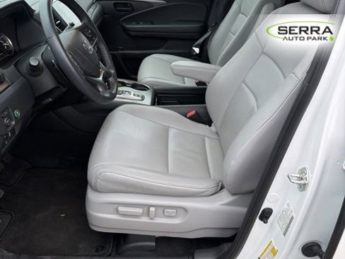 Used 2023 Honda Passport EX-L image 5