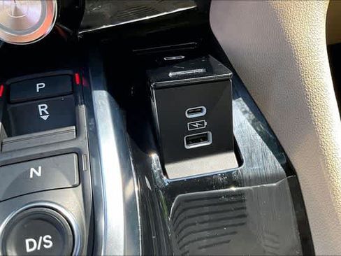 Used 2024 Acura MDX SH-AWD image 16