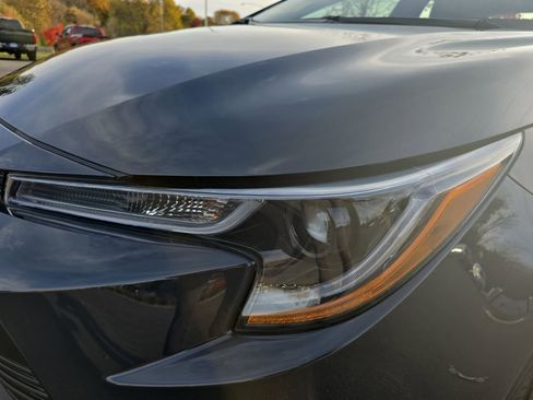 Used 2025 Toyota Corolla LE image 31