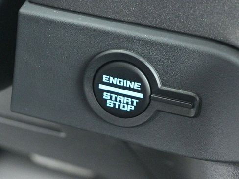 New 2025 Ford Bronco Badlands image 12