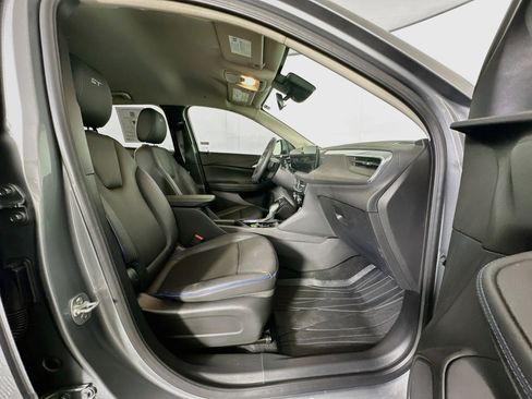 Used 2025 Buick Encore GX Sport Touring w/ Comfort Package FWD image 31
