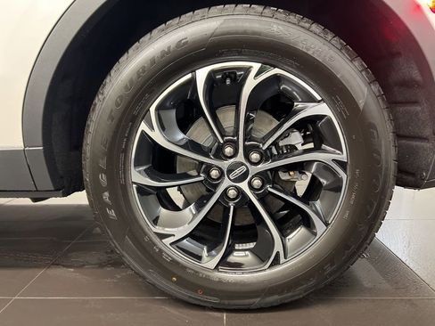 New 2026 Lincoln Nautilus Premier image 7