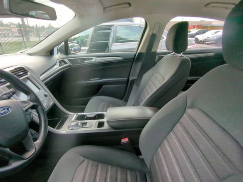 Used 2020 Ford Fusion SE AWD/4WD image 6
