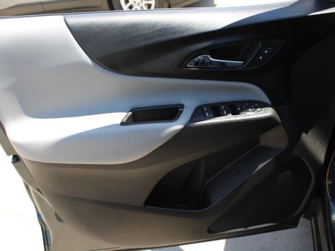 Used 2019 Chevrolet Equinox LS w/ LPO, Floor Liner Package FWD image 18