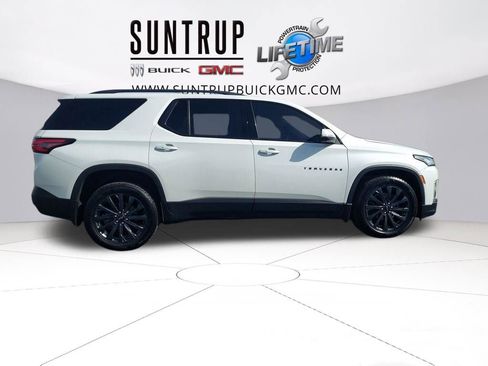 Used 2023 Chevrolet Traverse RS image 13