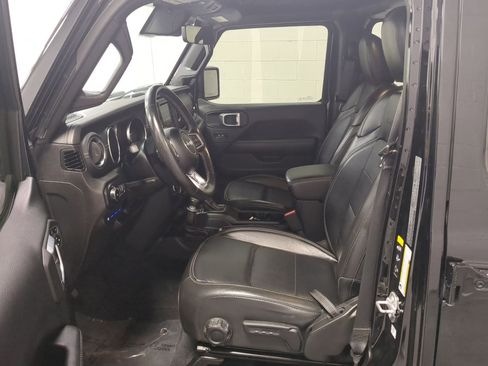 Used 2022 Jeep Wrangler Unlimited Sahara w/ Cold Weather Group image 10