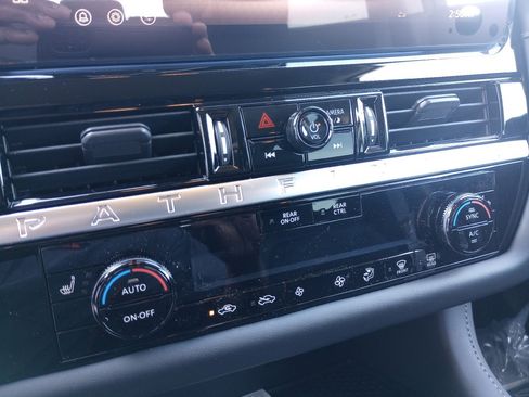 New 2026 Nissan Pathfinder SV image 17