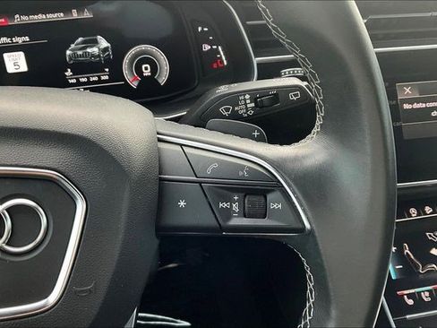 Used 2021 Audi Q8 Prestige w/ Prestige Package image 23