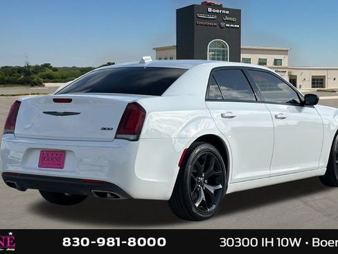 Used 2023 Chrysler 300 Touring w/ Sport Appearance Package RWD image 3