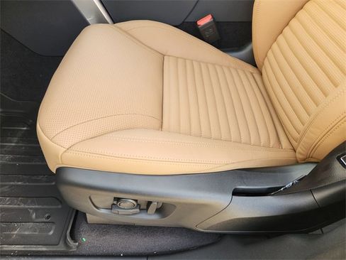 New 2026 Land Rover Discovery Limited Edition image 16