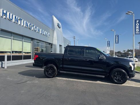Used 2025 Ford F150 Lightning XLT AWD/4WD image 3