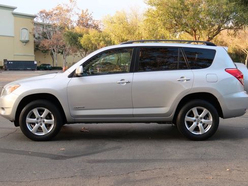 Used 2008 Toyota RAV4 Limited image 3