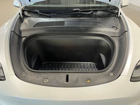 Used 2021 Tesla Model Y Long Range AWD/4WD image 9