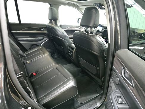 Used 2023 Jeep Grand Cherokee 4WD 4xe image 18