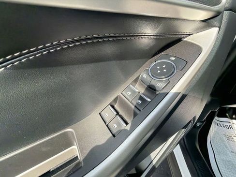 Used 2023 Ford Explorer XLT w/ Equipment Group 202A image 25