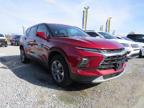 Used 2023 Chevrolet Blazer LT w/ Driver Confidence Package image 2