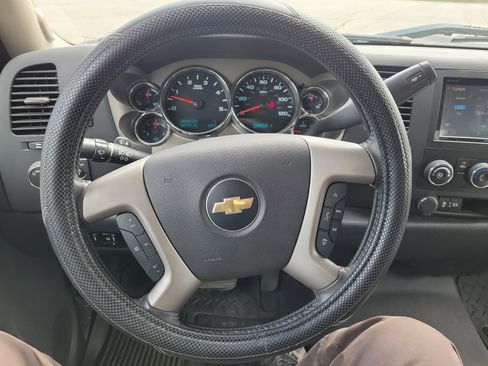 Used 2013 Chevrolet Silverado 2500 LT w/ Snow Plow Prep Package AWD/4WD image 16