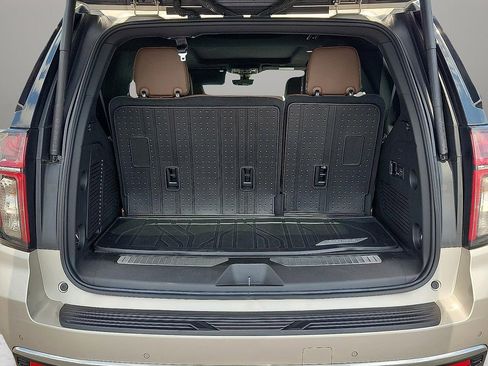 Used 2022 Chevrolet Tahoe High Country AWD/4WD image 8