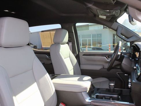 Used 2025 GMC Sierra 1500 SLT image 15