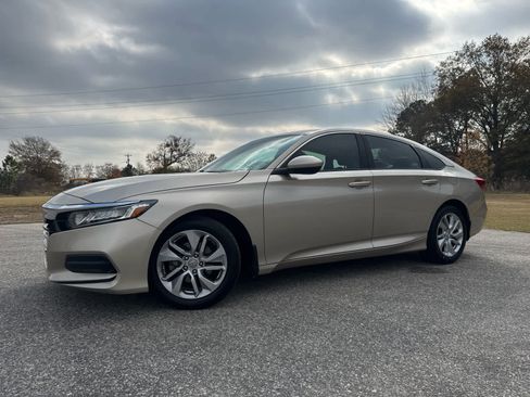 Used 2020 Honda Accord LX image 3