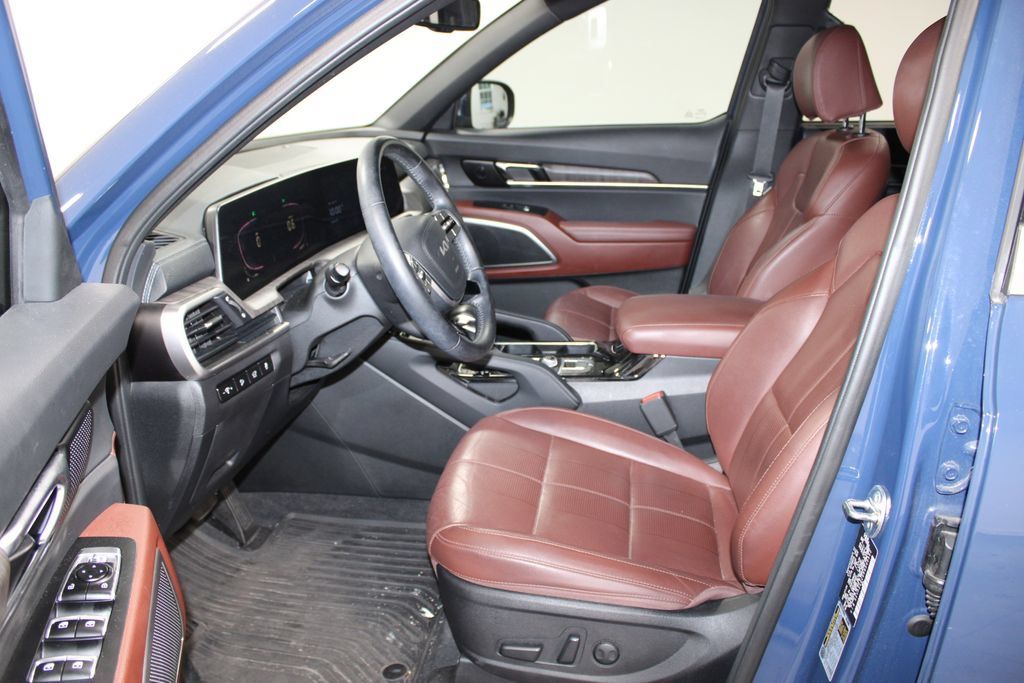 Used 2024 Kia Telluride EX FWD image 17