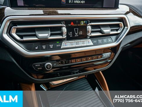 Used 2025 BMW X4 xDrive30i AWD/4WD image 45