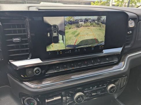 Used 2022 Chevrolet Silverado 1500 LT Trail Boss w/ Convenience Package II AWD/4WD image 20